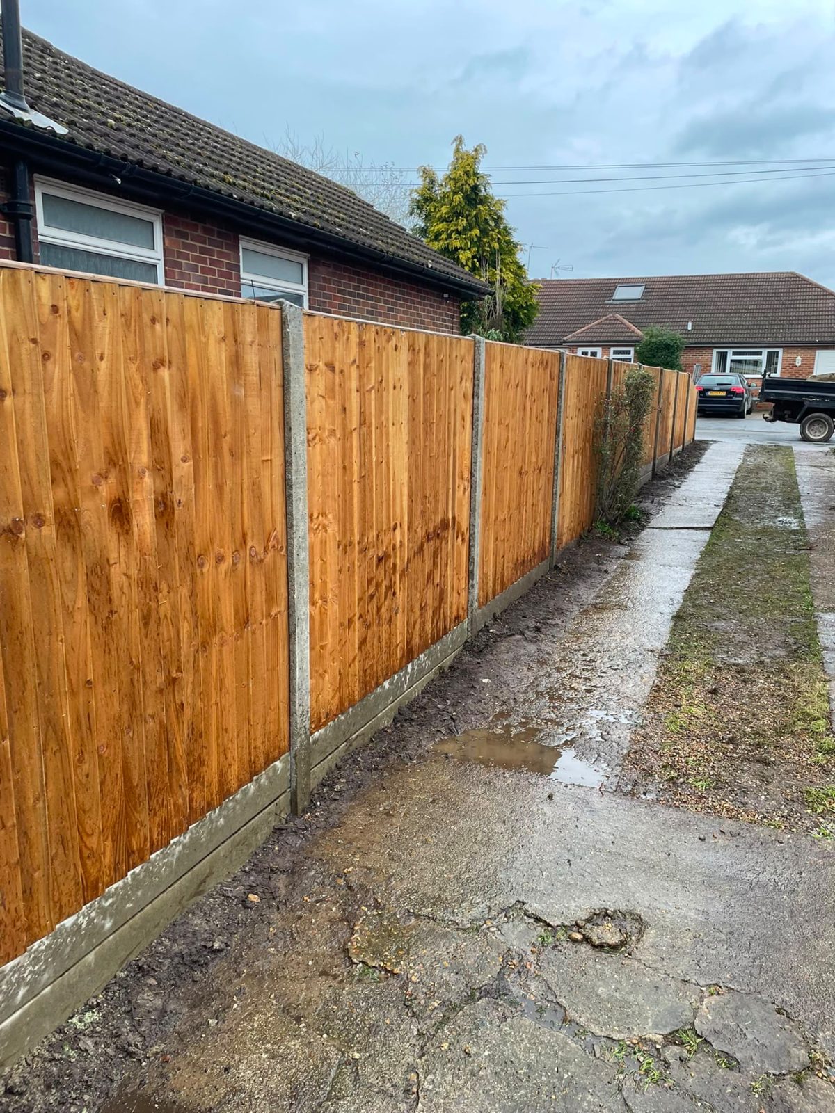 Boundary fence replacement in Surrey by ARC Fencing and Paving